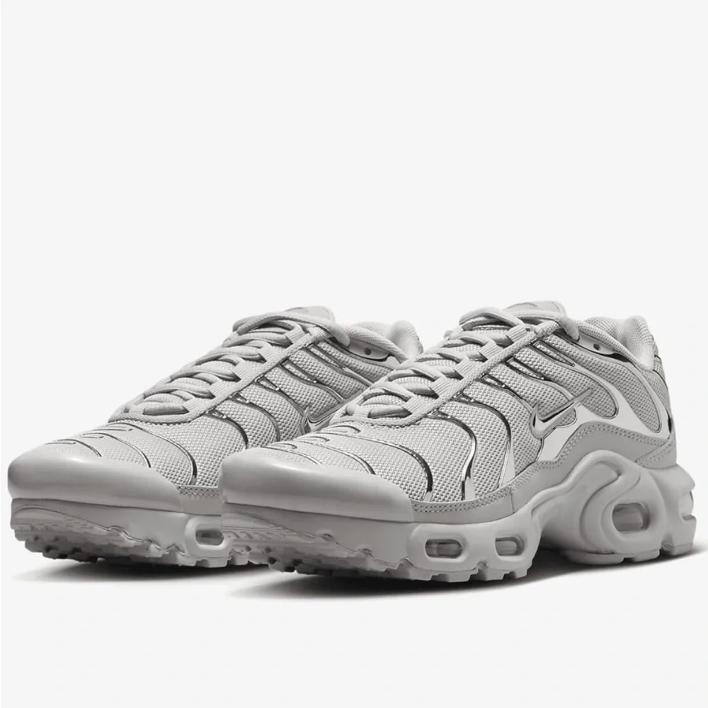 Nike Women's Athletic Sneakers in Light Taupe Gray